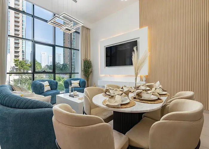Luxurious 2-Bedroom Apartment In Downtown With Burj Khalifa View