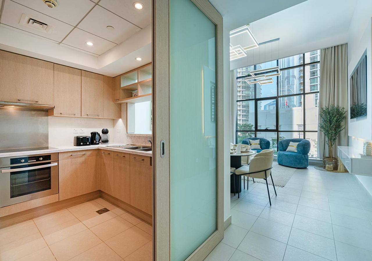 Luxurious 2-bedroom In Downtown With Burj Khalifa View *