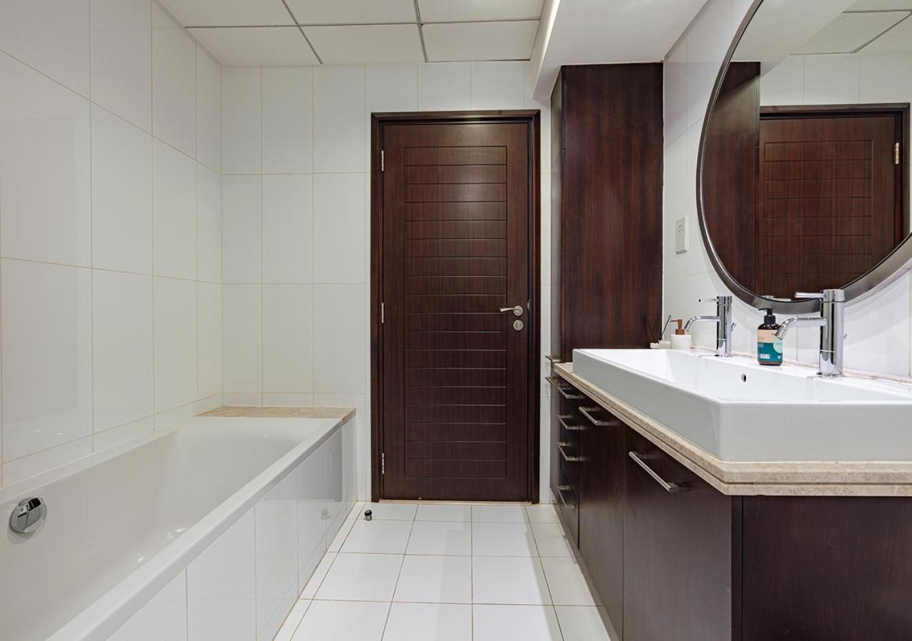 Apartment Luxurious 2-bedroom In Downtown With Burj Khalifa View Dubai